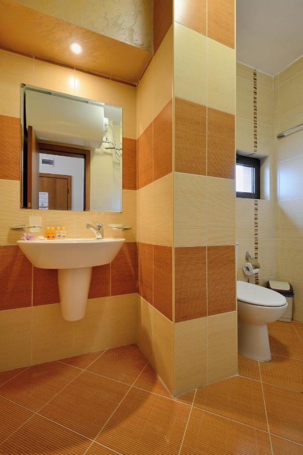 Fantasy Apartaments And Studios Avenue Комплекс Фантазия Хисаря Exterior photo